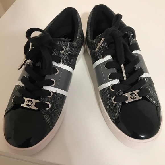 Michael Kors shoes - Picture 1 of 8